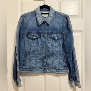 Women’s American Eagle Denim Jacket Size Large With Embroidered Stars on Sleeves